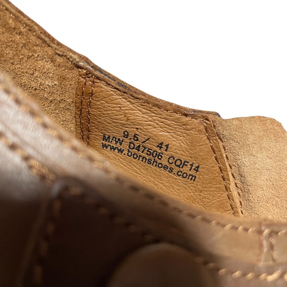 Born Leather 9.5 Side Zip 2 1/2 inch Heel Boots D47506 - Picture 10 of 12